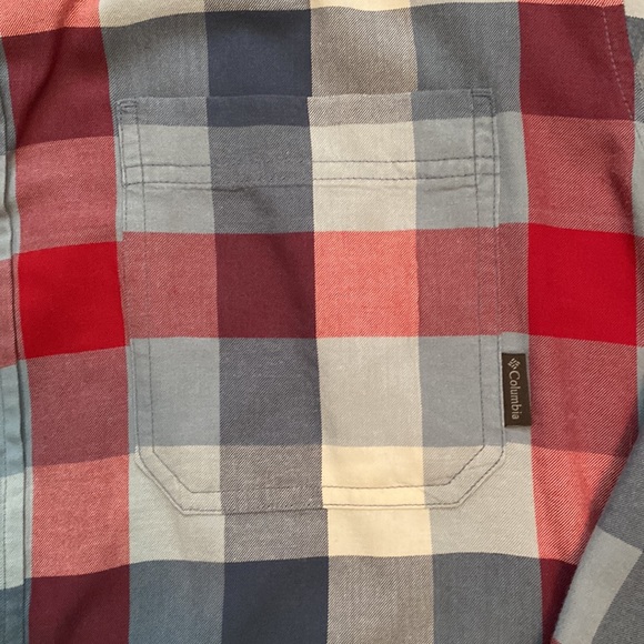 Men’s Columbia button up flannel size large color red, white, and blue - Picture 3 of 4